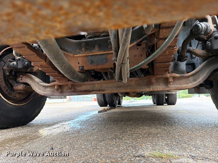 image for item FH6316 2009 Sterling L7500 dump truck