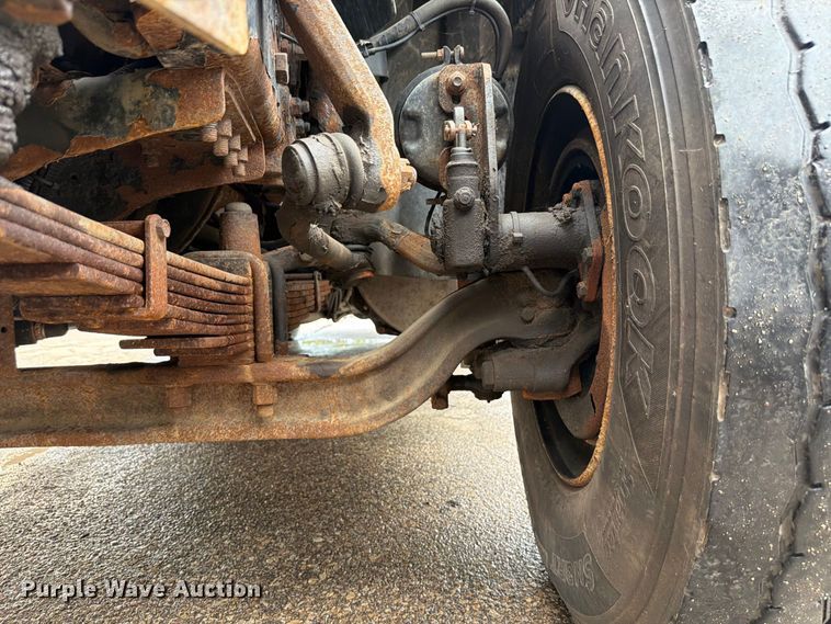 image for item FH6316 2009 Sterling L7500 dump truck