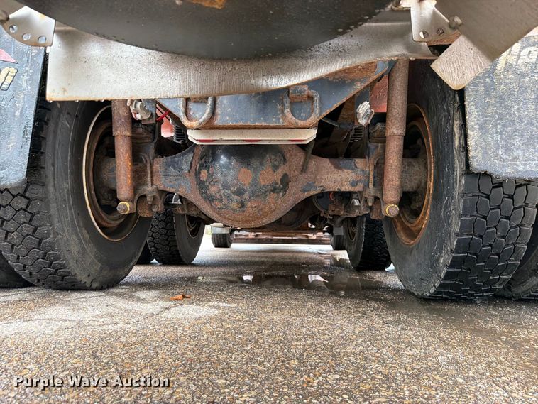 image for item FH6316 2009 Sterling L7500 dump truck