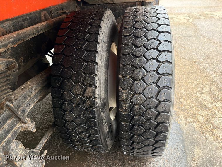 image for item FH6316 2009 Sterling L7500 dump truck
