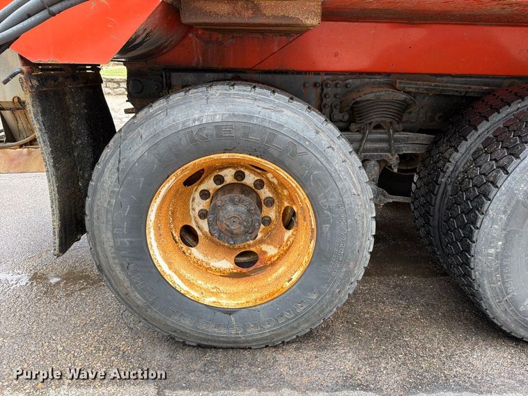 image for item FH6316 2009 Sterling L7500 dump truck