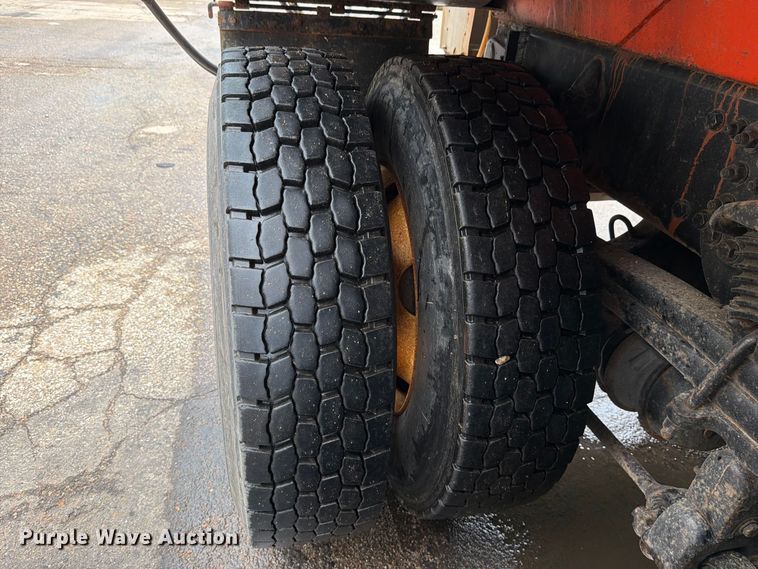 image for item FH6316 2009 Sterling L7500 dump truck