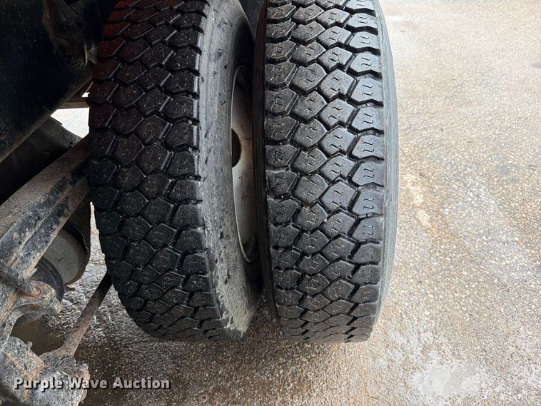 image for item FH6316 2009 Sterling L7500 dump truck