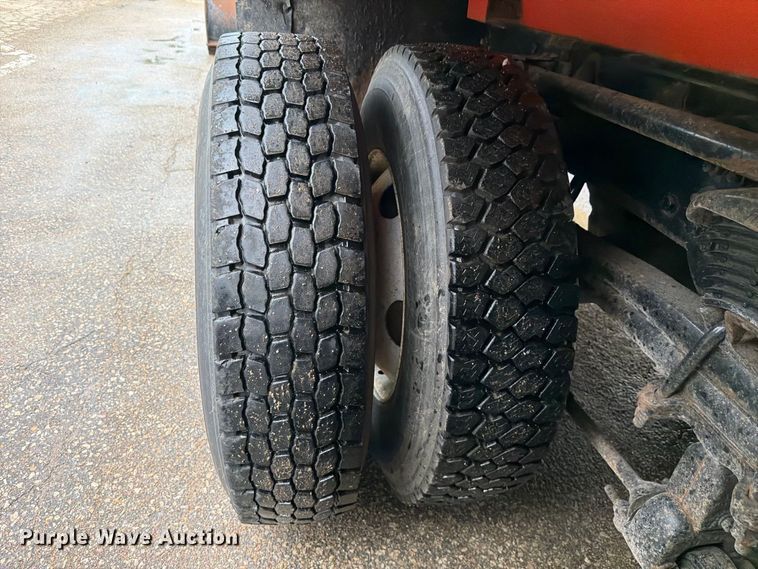 image for item FH6316 2009 Sterling L7500 dump truck