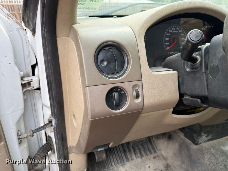 image for item FH6317 2007 Ford F150 pickup truck