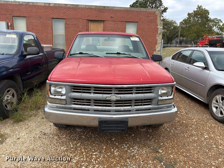 image for item FH6320 1998 Chevrolet C1500 pickup truck