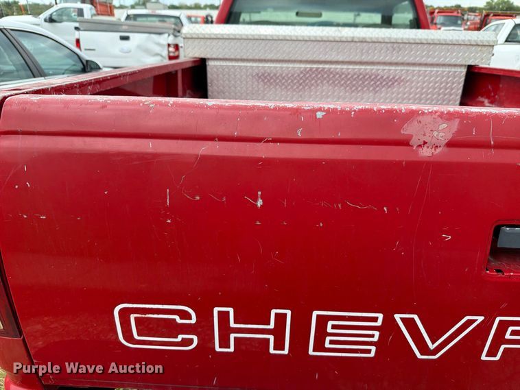 image for item FH6320 1998 Chevrolet C1500 pickup truck