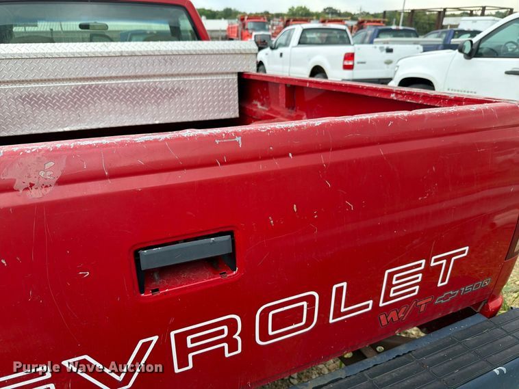 image for item FH6320 1998 Chevrolet C1500 pickup truck