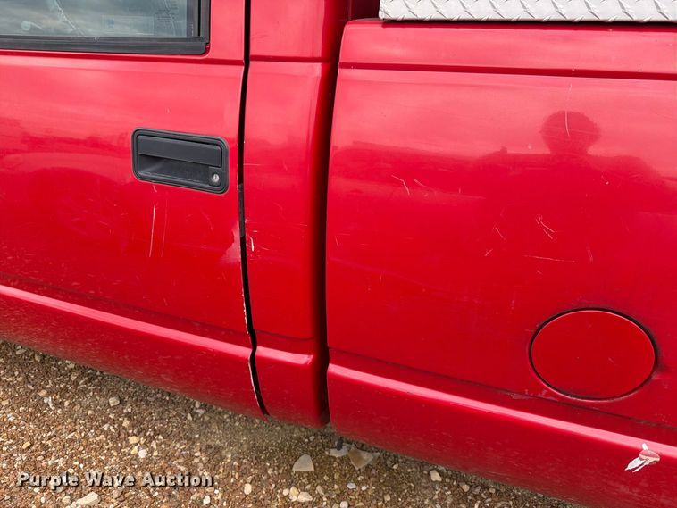image for item FH6320 1998 Chevrolet C1500 pickup truck