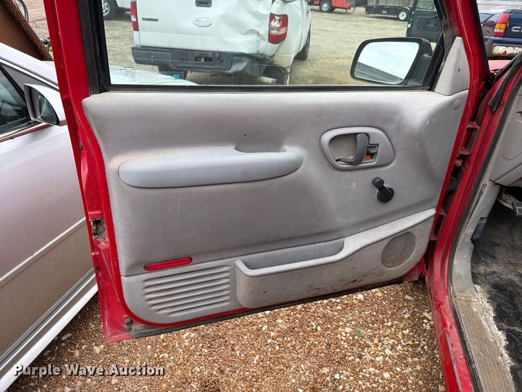 image for item FH6320 1998 Chevrolet C1500 pickup truck