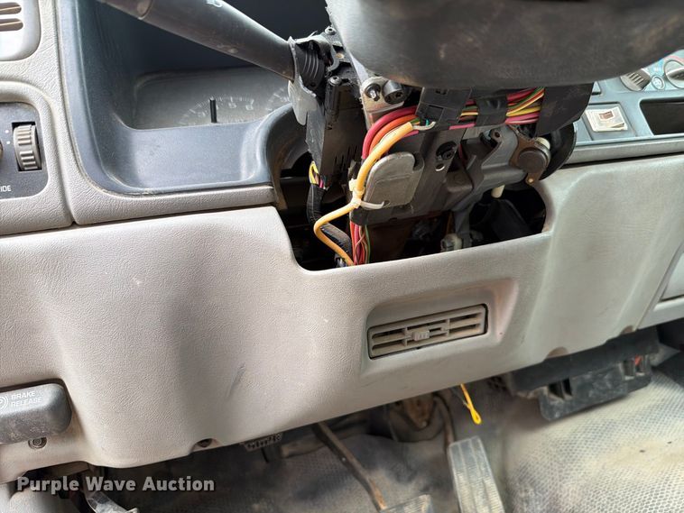 image for item FH6320 1998 Chevrolet C1500 pickup truck