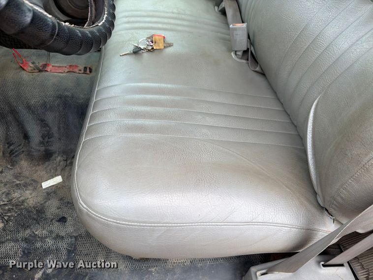 image for item FH6320 1998 Chevrolet C1500 pickup truck