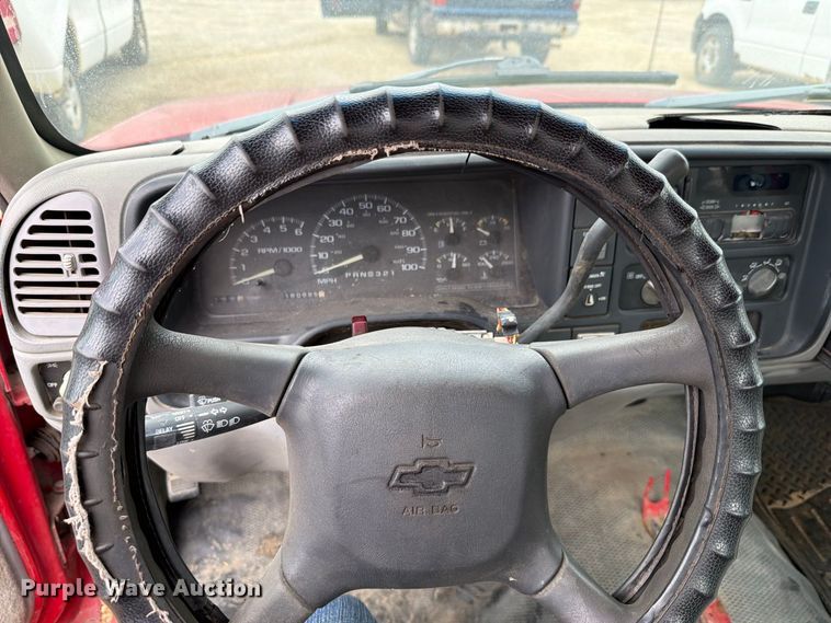 image for item FH6320 1998 Chevrolet C1500 pickup truck