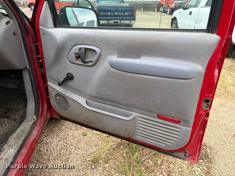 image for item FH6320 1998 Chevrolet C1500 pickup truck