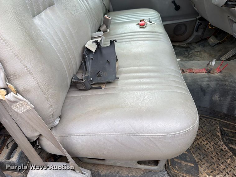 image for item FH6320 1998 Chevrolet C1500 pickup truck