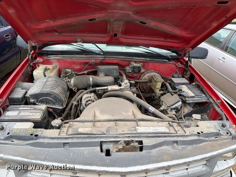 image for item FH6320 1998 Chevrolet C1500 pickup truck