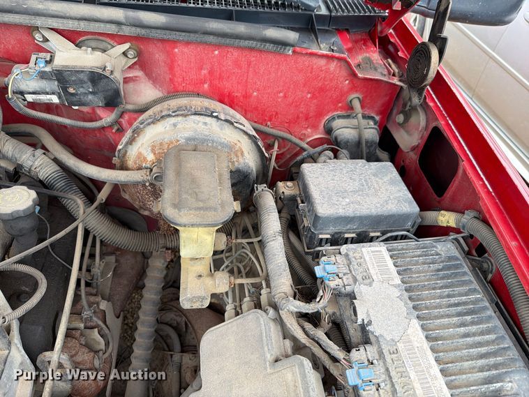 image for item FH6320 1998 Chevrolet C1500 pickup truck