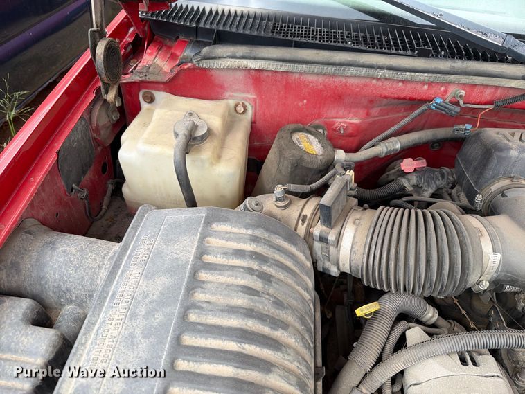 image for item FH6320 1998 Chevrolet C1500 pickup truck