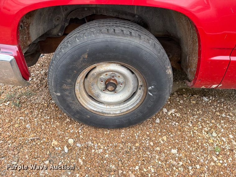 image for item FH6320 1998 Chevrolet C1500 pickup truck