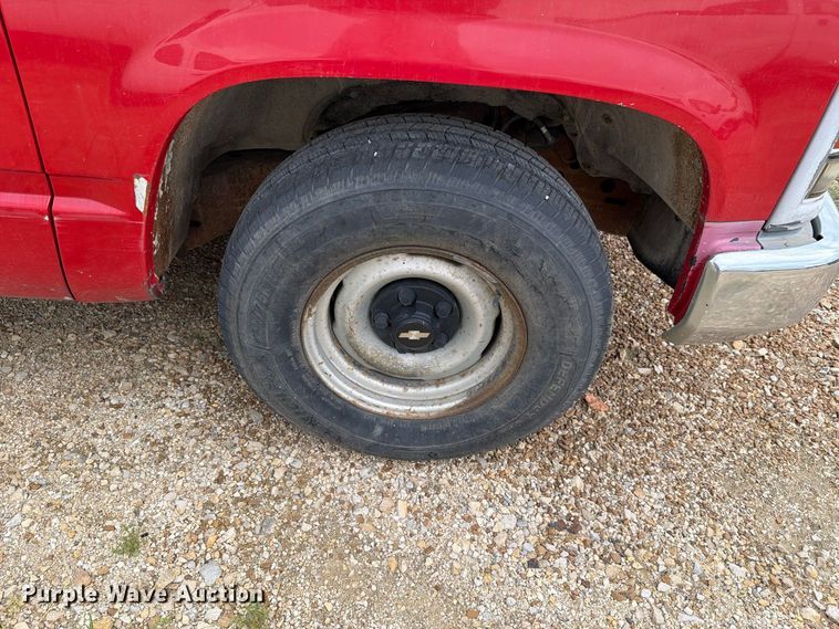 image for item FH6320 1998 Chevrolet C1500 pickup truck