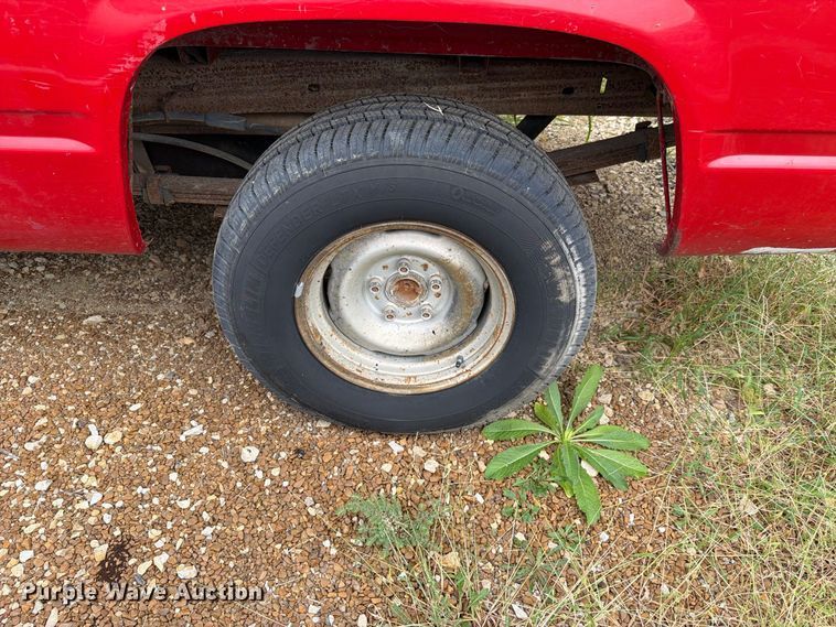 image for item FH6320 1998 Chevrolet C1500 pickup truck