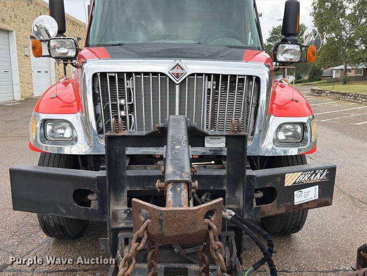 image for item FH6321 2007 International 7400 dump truck