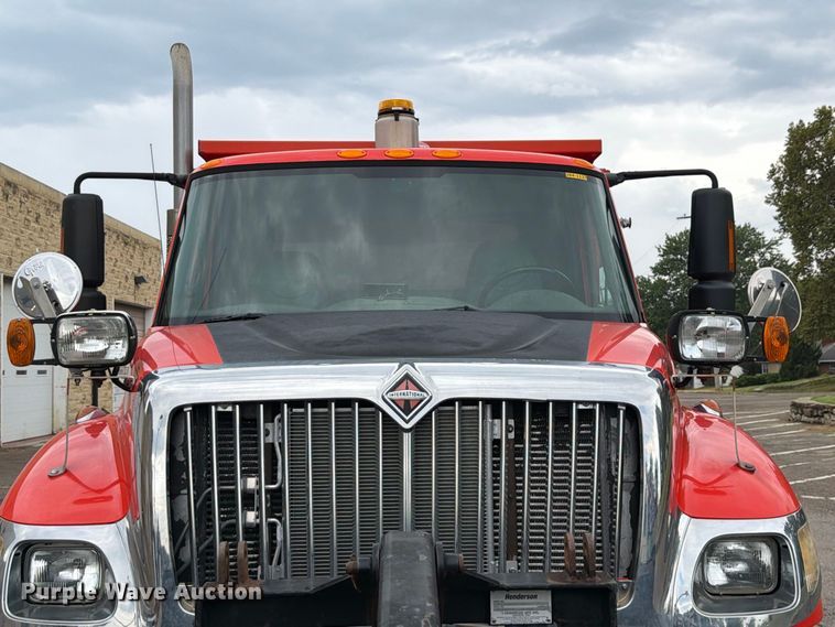 image for item FH6321 2007 International 7400 dump truck