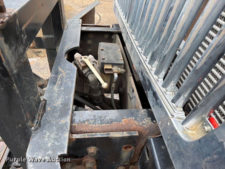 image for item FH6321 2007 International 7400 dump truck