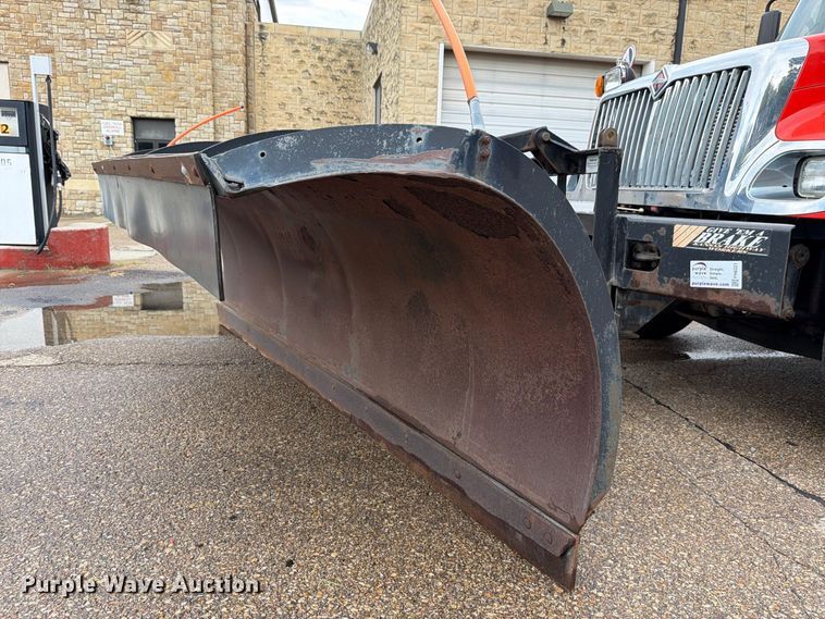 image for item FH6321 2007 International 7400 dump truck