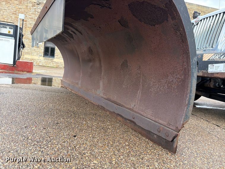 image for item FH6321 2007 International 7400 dump truck