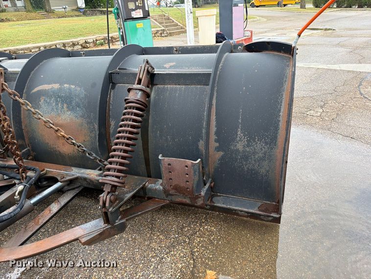 image for item FH6321 2007 International 7400 dump truck