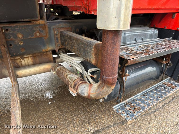 image for item FH6321 2007 International 7400 dump truck