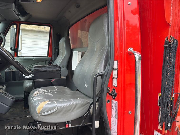 image for item FH6321 2007 International 7400 dump truck