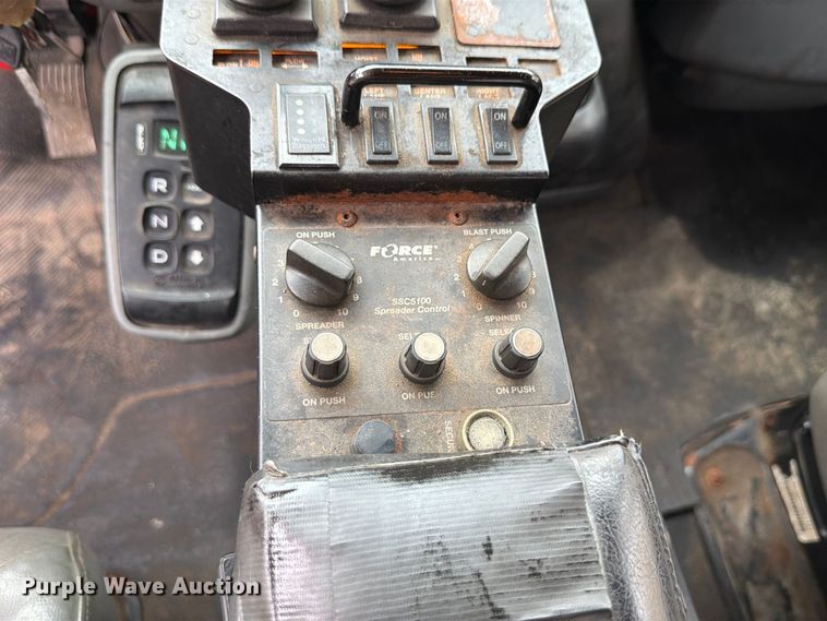 image for item FH6321 2007 International 7400 dump truck