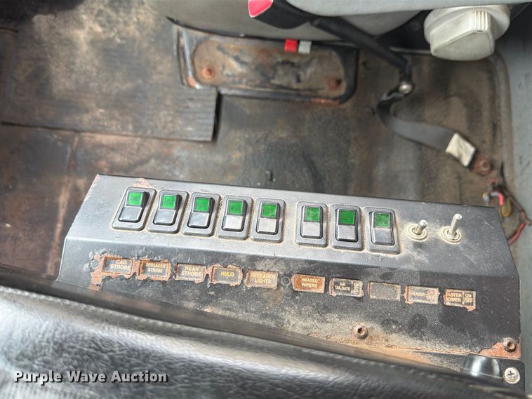 image for item FH6321 2007 International 7400 dump truck