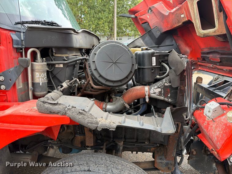 image for item FH6321 2007 International 7400 dump truck
