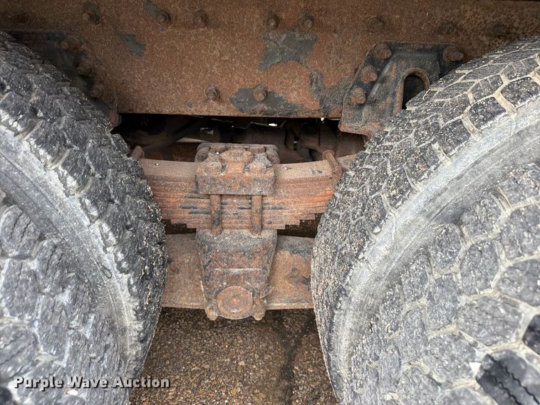 image for item FH6321 2007 International 7400 dump truck