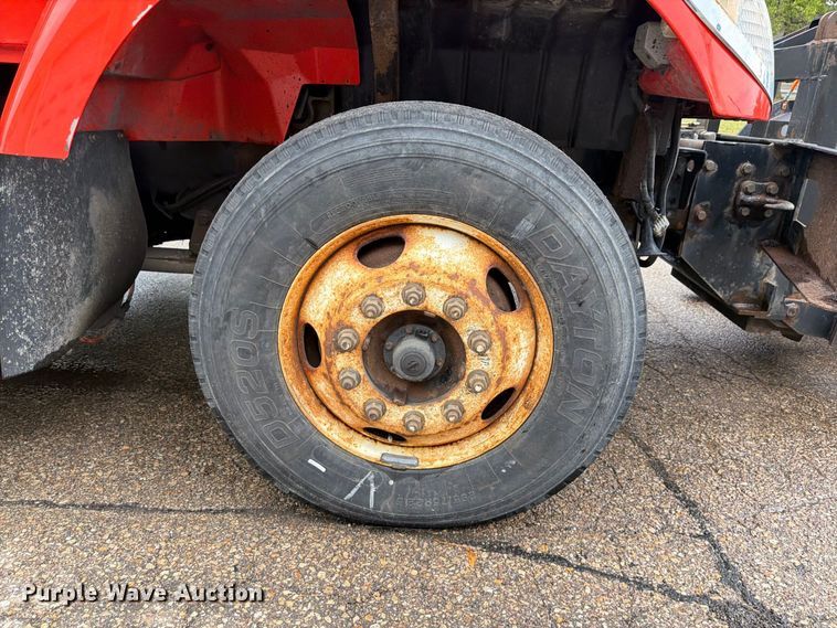 image for item FH6321 2007 International 7400 dump truck