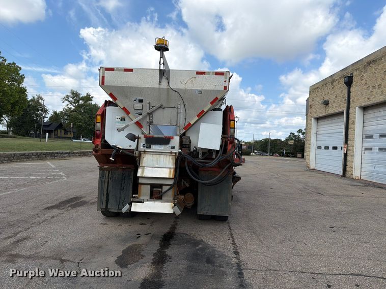image for item FH6332 2006 International WorkStar 7400 dump truck