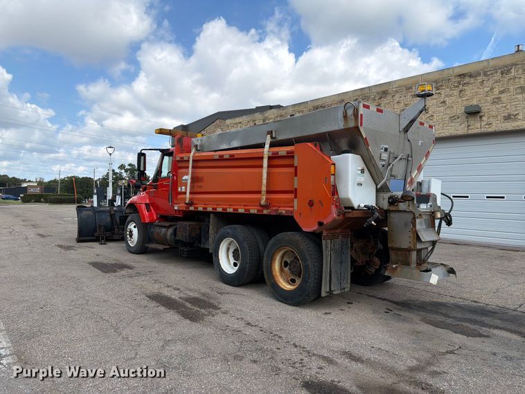 image for item FH6332 2006 International WorkStar 7400 dump truck