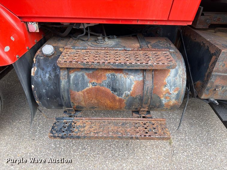 image for item FH6332 2006 International WorkStar 7400 dump truck
