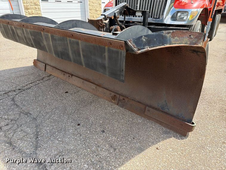 image for item FH6332 2006 International WorkStar 7400 dump truck