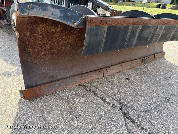 image for item FH6332 2006 International WorkStar 7400 dump truck