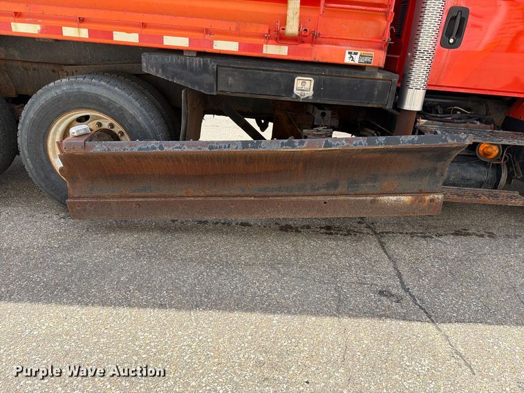 image for item FH6332 2006 International WorkStar 7400 dump truck