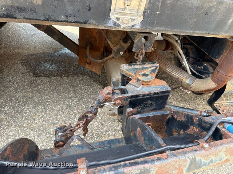 image for item FH6332 2006 International WorkStar 7400 dump truck