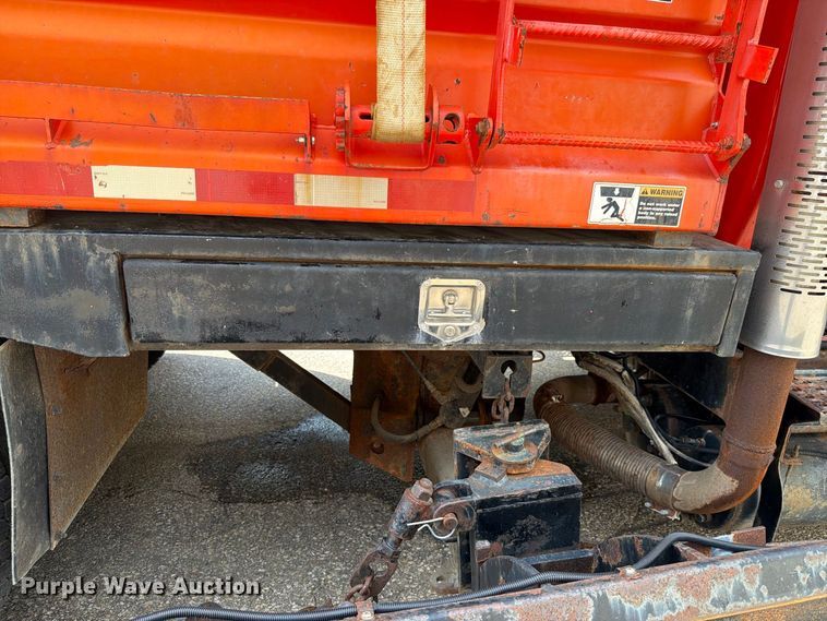 image for item FH6332 2006 International WorkStar 7400 dump truck
