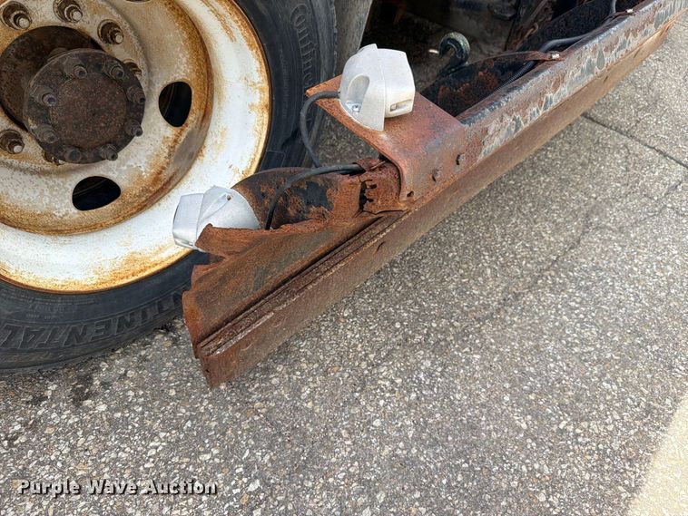 image for item FH6332 2006 International WorkStar 7400 dump truck