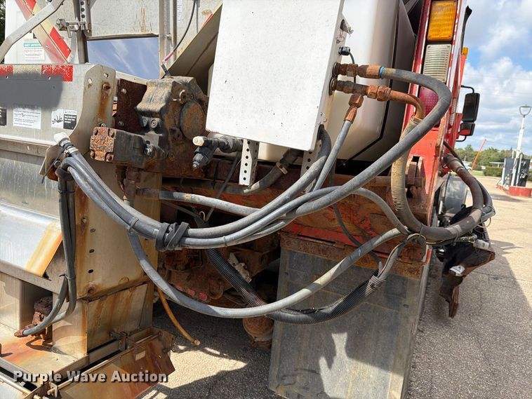 image for item FH6332 2006 International WorkStar 7400 dump truck