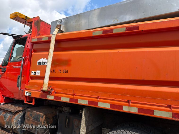 image for item FH6332 2006 International WorkStar 7400 dump truck