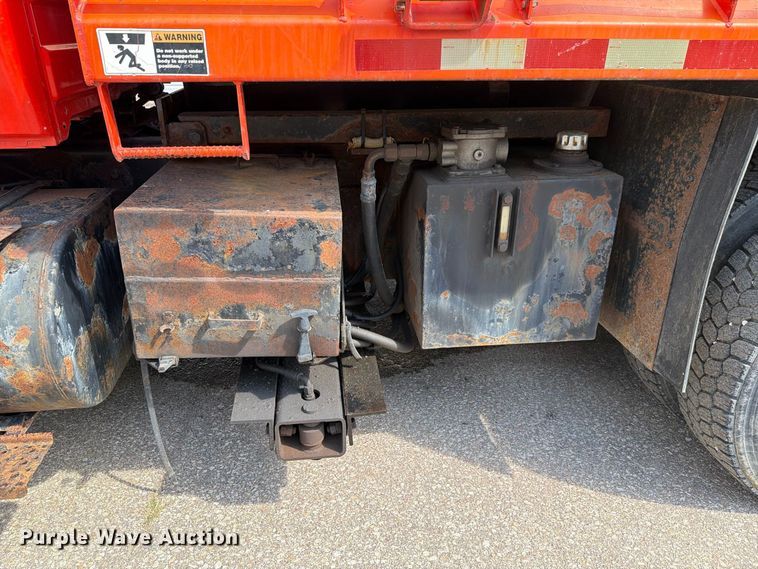 image for item FH6332 2006 International WorkStar 7400 dump truck